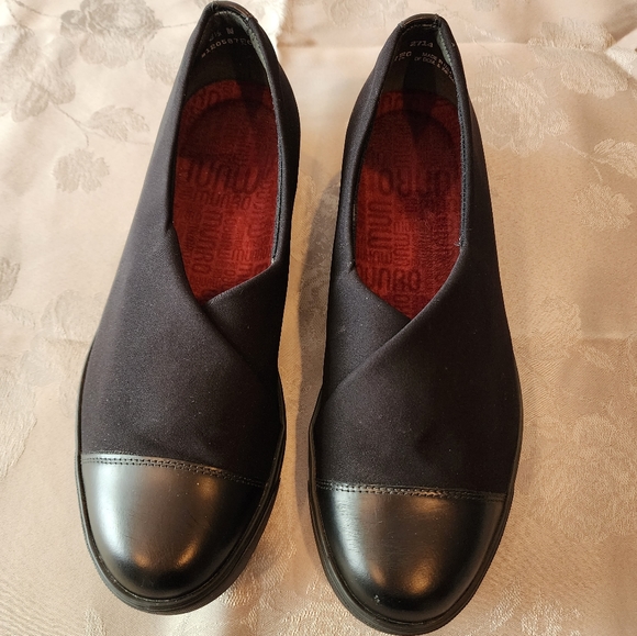 MUNRO black stretch fabric women sneakers. NWOT. - Picture 5 of 10